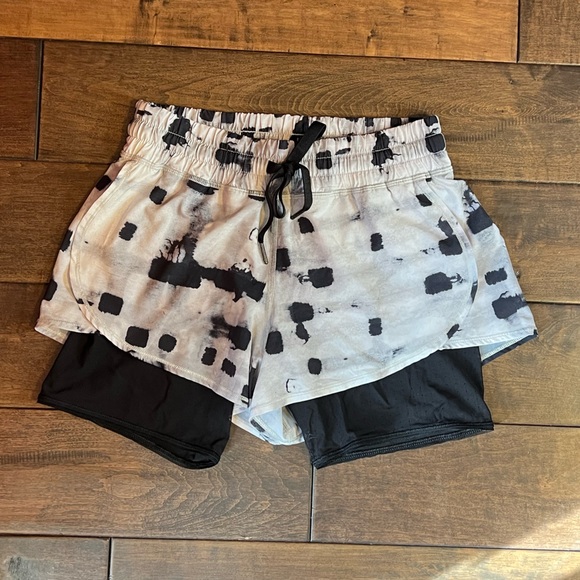 Athleta Pants - Athleta Womens Medium Shorts With Mesh Inner Lining And Pockets